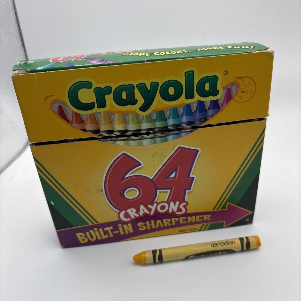 2004 Crayola 64 Crayons Binney & Smith Built-in Sharpener + Extra Dandelion